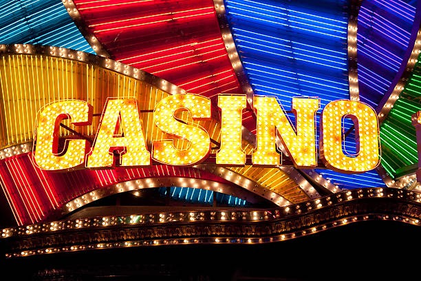grandslot platform interface showing live blackjack table and slot games on mobile